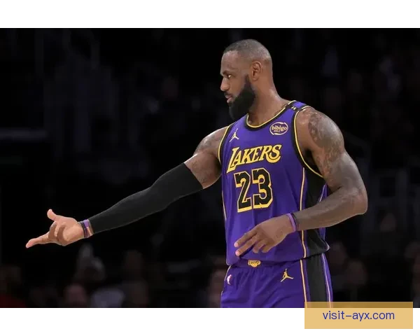 NBA最新动态:詹姆斯带领湖人挑战勇士豪强,杜兰特复出助太阳力图夺冠 NBA最新动态:詹姆斯带领湖人挑战勇士豪强,杜兰特复出助太阳力图夺冠