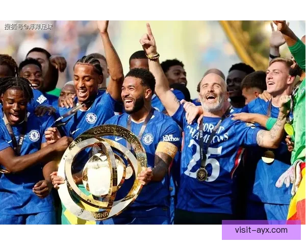 欧冠焦点战再起豪门争锋新星闪耀转会传闻引发球迷热议持续升温态势