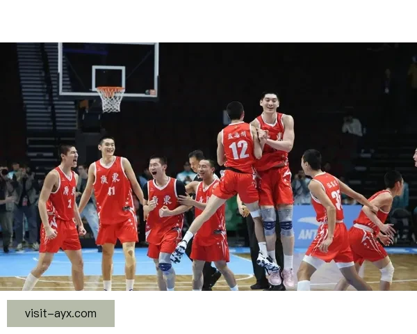 CBA联赛季后赛激战正酣多支球队争夺总冠军晋级名额