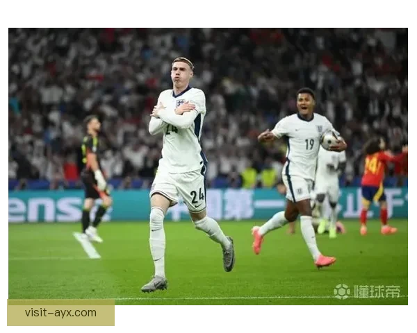 欧洲杯爆冷不断，年轻球员崛起改写历史赛场格局